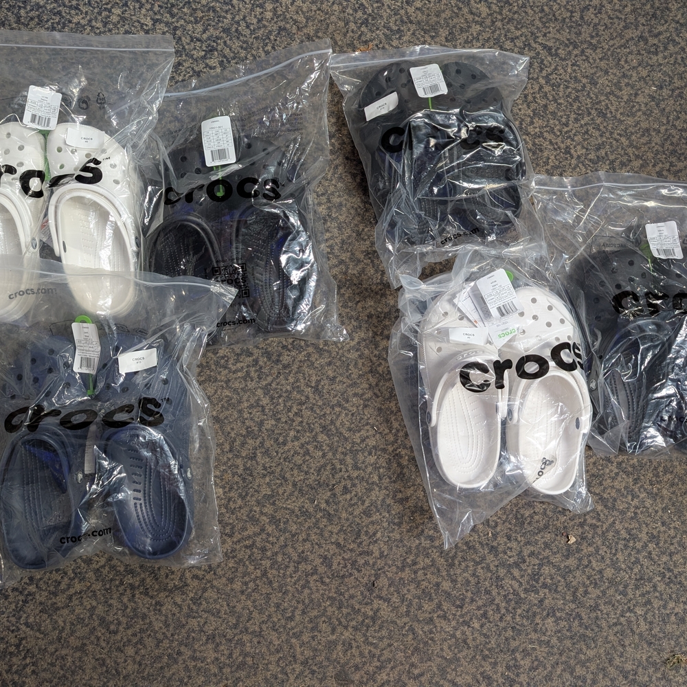 CROCS. Classic Crocs In Several Sizes And Colors